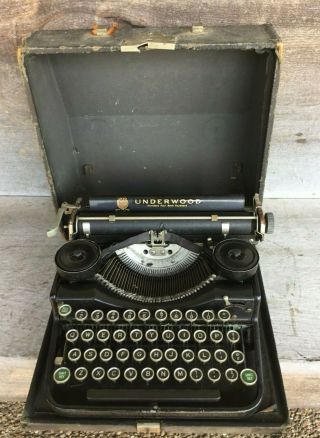 Vintage Underwood Standard Four Bank Portable Typewriter With Case