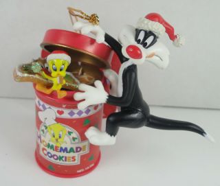 Vintage Looney Tunes Christmas ornament ' TWEETY & SYLVESTER with cookie ' 1996 2