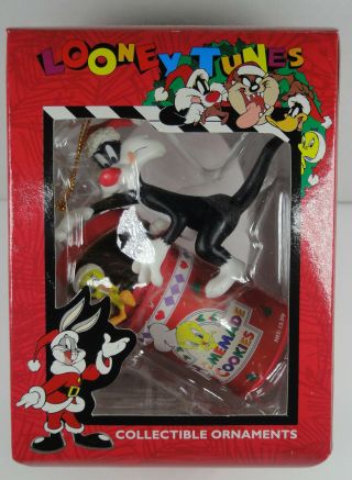 Vintage Looney Tunes Christmas ornament ' TWEETY & SYLVESTER with cookie ' 1996 3
