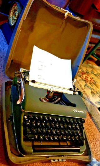 Vintage Olympia Deluxe Typewriter In Case With Lock And Key West Germany Green