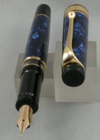 Aurora Optima Marble Blue & Gold Fountain Pen - 14kt Xfine Nib - C.  2000 - Italy