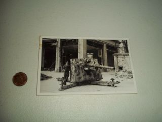 Wwii Ww2 Us Soldier With Captured German Camo Artillery Anti Aircraft Photograph