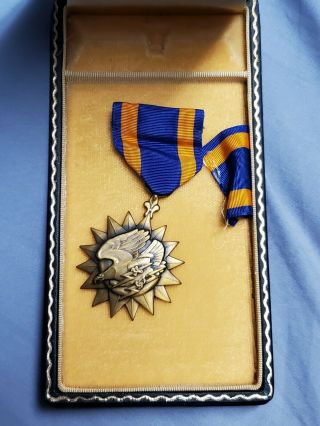 Wwii Us Air Medal Slot Brooch With Case