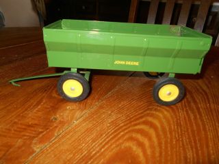 Ertl John Deere Toy Grain Wagon - 1/16