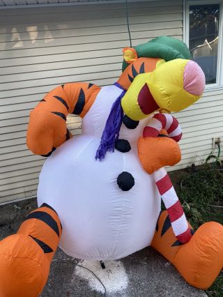 Gemmy Airblown Christmas Inflatable 8ft Disney Tigger as Snowman 2