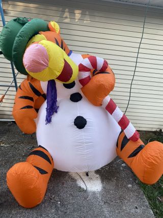 Gemmy Airblown Christmas Inflatable 8ft Disney Tigger as Snowman 3
