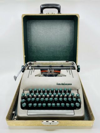 RESTORED - DR.  SEUSS Vintage 1956 Smith Corona Silent Typewriter Elite Typeface 2
