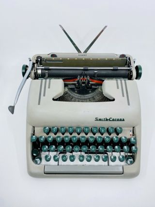 RESTORED - DR.  SEUSS Vintage 1956 Smith Corona Silent Typewriter Elite Typeface 3