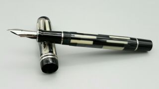 Parker Duofold Centennial Mosaic Black/white Fountain Pen,  18k Gold Nib,  Vgc
