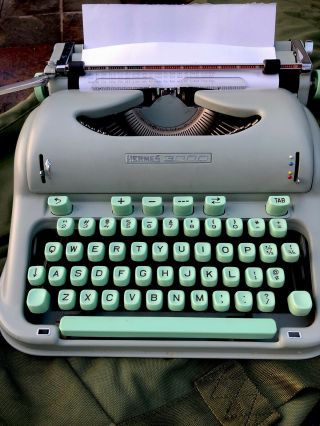 Vintage 1960 ' s Hermes 3000 Seafoam Green Portable Typewriter Case Swiss 2