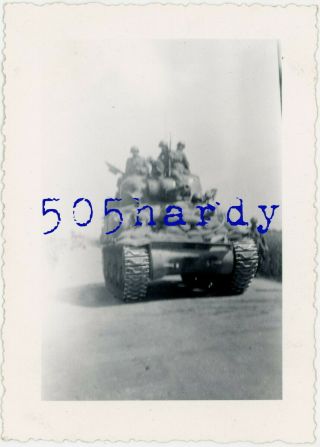 Wwii Us Gi Photo - Sherman Tank Passes By 66th Infantry Regiment Gis Germany