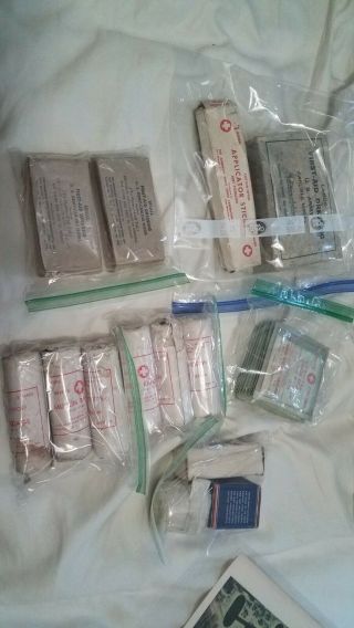 Assortment Of Random Ww2 Medical Supplies