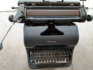 Vintage Olympia Typewriter Model Sg1 Deluxe Green Matte Made In Germany