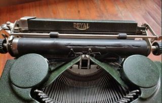 royal typewriter model p 1929 year with case serial p88 261913 3