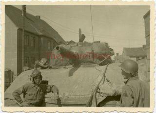 Wwii Photo - 2nd Armored Division - Us Tank Driver & M4 Sherman - Germany
