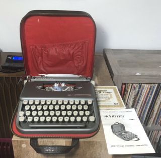 1962 Smith - Corona Skyriter Portable Typewriter With Case