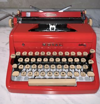 Vintage RED Royal Quiet Deluxe Portable Typewriter with Case 2