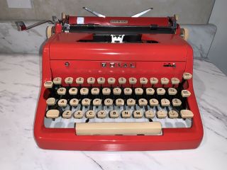 Vintage RED Royal Quiet Deluxe Portable Typewriter with Case 3