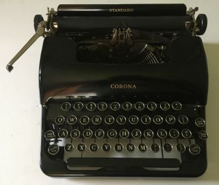 Vintage Corona Standard Typewriter 1938 - 39 2c171651 Gloss Black Glass Keys Case