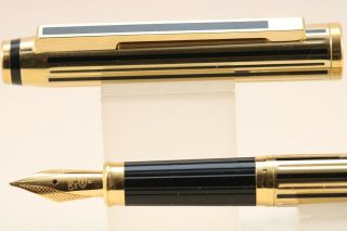 Vintage Cross Signature Electroplated Gold & Lacquer Black Medium Fountain Pen