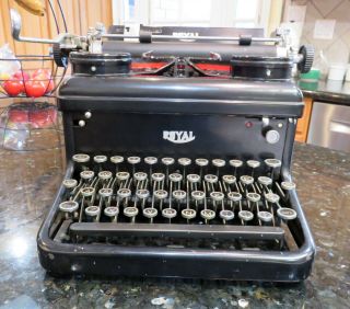 Royal Model 10 Typewriter Serial No.  Khm - 1890592 1936 -