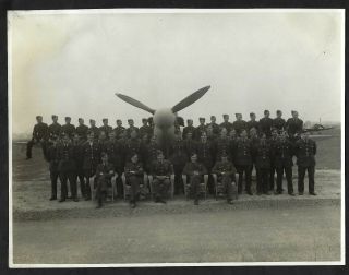 Ww2 Royal Air Force Raf Photo Flight Crew / Spitfire / Hurricane - 5