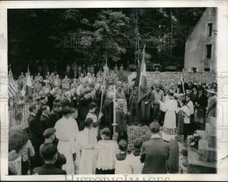 1944 Press Photo Us Army Band & French People Celebrate Bastille Day,  Normandy