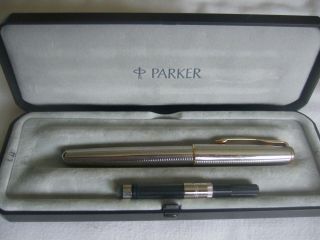Parker Sonnet Cascade Silver Plated G.  T.  Fountain Pen - 18k Gold Nib