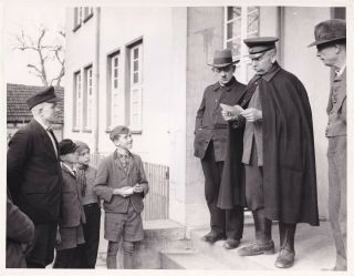 Wwii 8x10 Photo German Police Reads Allied Proclamation Dernbach 167