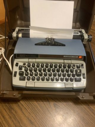 Smith Corona Electra 220 Electric Typewriter W/ Case.  No Key For Case.