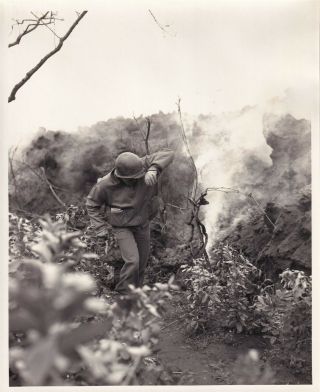 Wwii 8x10 Photo American Gi Escapes Mt Vesuvius Volcano 1944 Italy 251