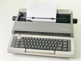 Smith Corona Memory Correct 200 Electronic Portable Typewriter W/case & Xtras