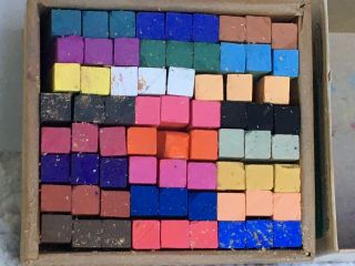 Vintage Box of Binney & Smith No 900 color chalkboard artist colors 72 size box 3