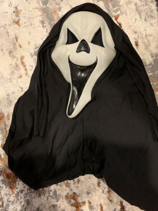 Vtg.  Fun World Div Fantastic Ghost Grin Glow Scream Ghost Face Mask Fearsome 90s