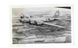 Wwii Orig Photo Usaaf 384th B - 17 " Ruthless " 230043 Over Countryside
