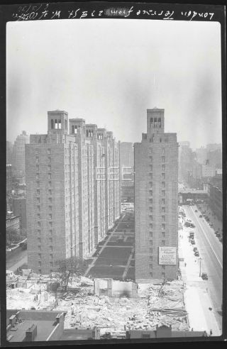 1930 