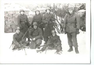 Ww2 Photo - Armed Soldiers In The Snow With Two M1919 Machine Guns 2