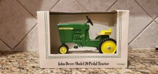 John Deere Model 20 Pedal Tractor 1997 Ertl 5917 Die - Cast