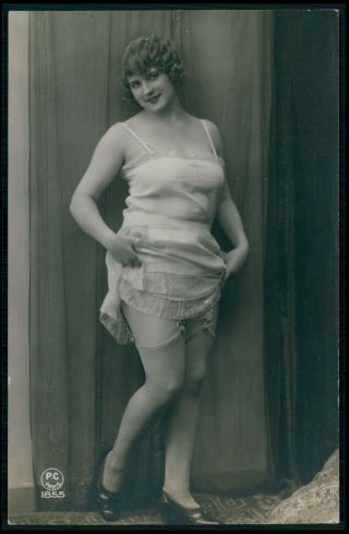 French Risque Sexy Woman Lingerie Upskirt Old 1920s Photo Postcard