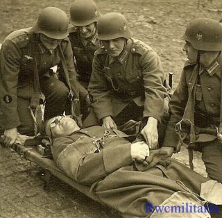 Casualty Evac Wehrmacht Sanitäts Medics W/ Wounded Comrade On Stretcher (1)