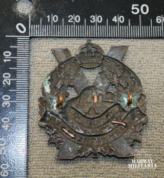 1925 era,  Calgary Highlanders Cap Badge (23733) 2