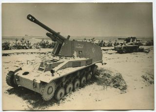 Russian Wwii Press Photo: Destroyed German Wespe Howitzers On A Battlefield