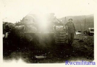 RARE US Soldier Posed w/ KO ' d German Jagdpanther Tank Destroyer in Field 2
