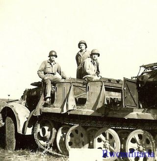 Rare Us Troops W/ Captured German Sdkfz Halftrack In Field