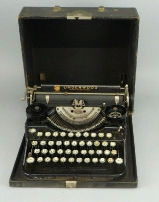 Vintage Underwood Universal Typewriter