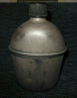Ww2 Us Army Military Vintage Canteen S.  M.  Co Dated 1945 Shape