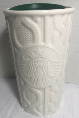 Starbucks 2016 White Cable Knit Sweater 10 Oz Ceramic Travel Mug W/ Green Lid
