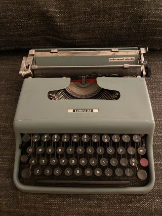 Underwood Olivetti Letter 22 Blue Vintage Typewriter - Really Well