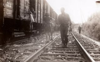 18 Wwii Us Army Photos Occupied Germany Armored Div.  Soldiers Traveling By Train