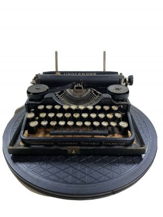 1922 - 1923 3 Bank Underwood Portable Typewriter Black